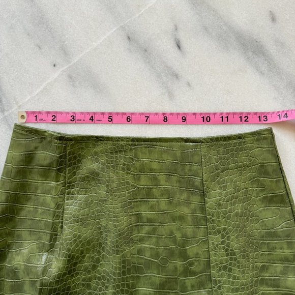 Nasty Gal Green Faux Leather Skirt Size 2 - Picture 6 of 7